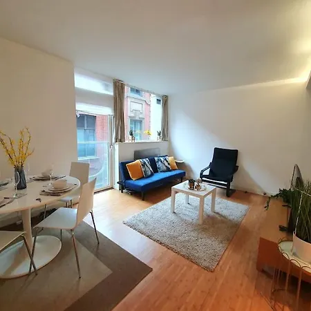 Apartment Perfect For Corporate & Business Travellers - Leeds City Centre - 3 Beds Apt - Monthly Offers