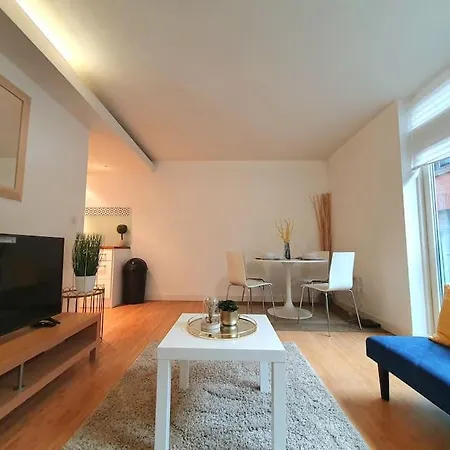 Perfect For Corporate & Business Travellers - Leeds City Centre - 3 Beds Apt - Monthly Offers * ليدز