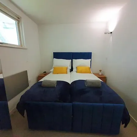 Perfect For Corporate & Business Travellers - Leeds City Centre - 3 Beds Apt - Monthly Offers شقة